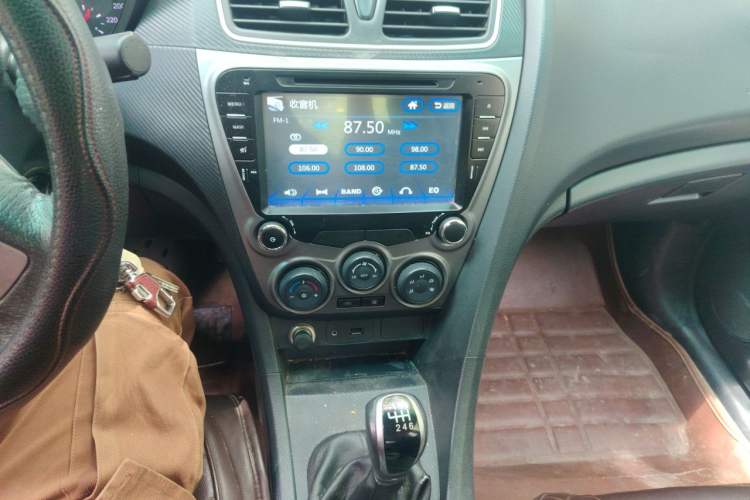 Used Haima Fumei 2016 1.6L Manual Prestige Model Upgrade Audio And AC Panel