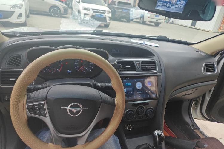 Used Haima Fumei 2016 1.6L Manual YueShang Model Upgrade Edition Center Console