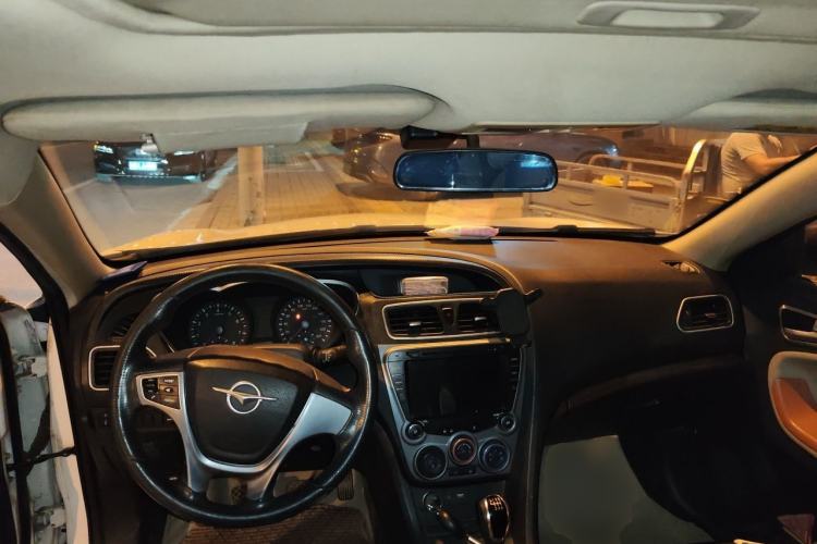 Used Haima Fumei 2016 1.6L Manual YueShang Model Upgrade Edition Center Console