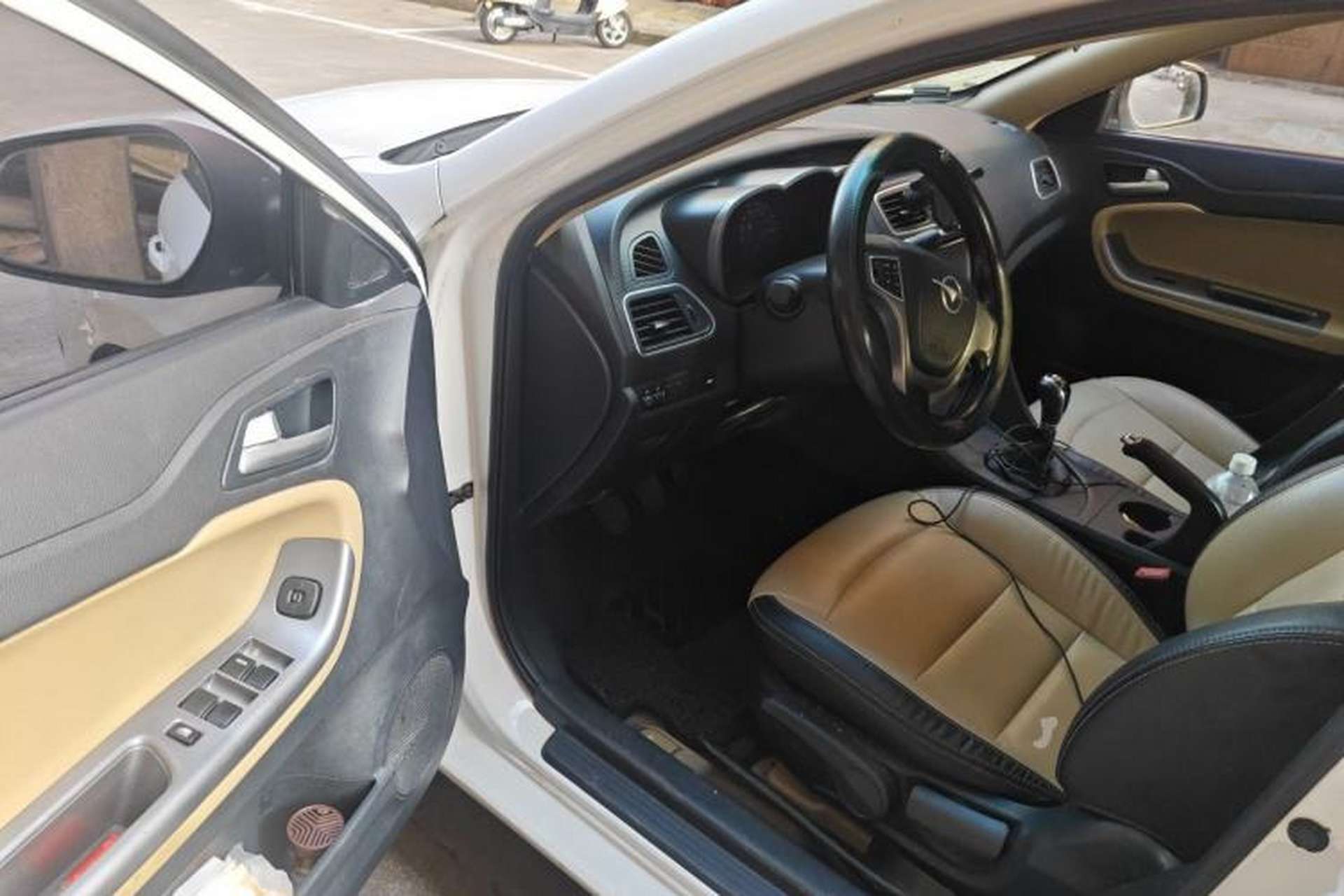 Used Haima Fumei 2016 1.6L Manual Prestige Model Upgrade Driver Seat