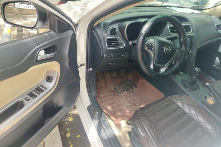 Used Haima Fumei 2016 1.6L Manual Prestige Model Upgrade Driver Seat