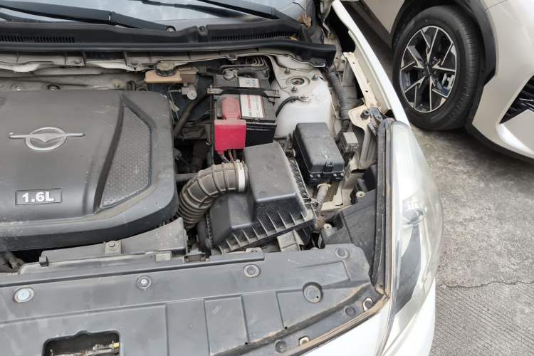 Used Haima Fumei 2016 1.6L Manual Prestige Model Upgrade Engine Bay Left