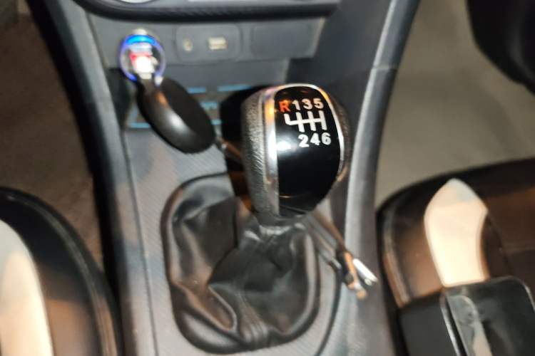 Used Haima Fumei 2016 1.6L Manual YueShang Model Upgrade Edition Gear Lever
