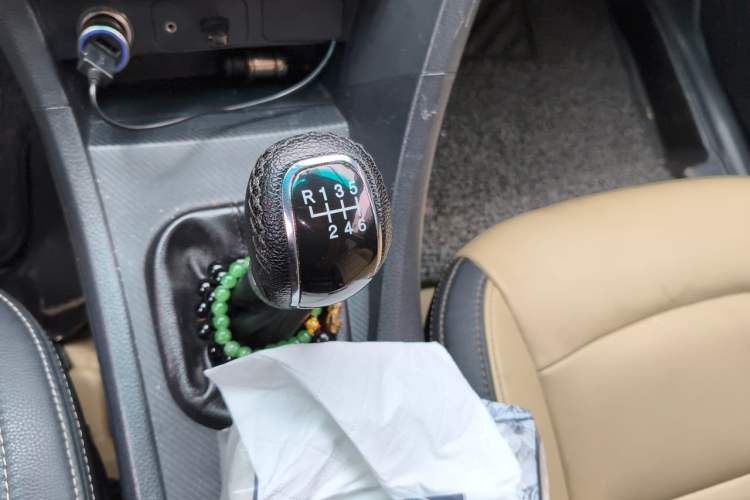 Used Haima Fumei 2016 1.6L Manual Prestige Model Upgrade Gear Lever