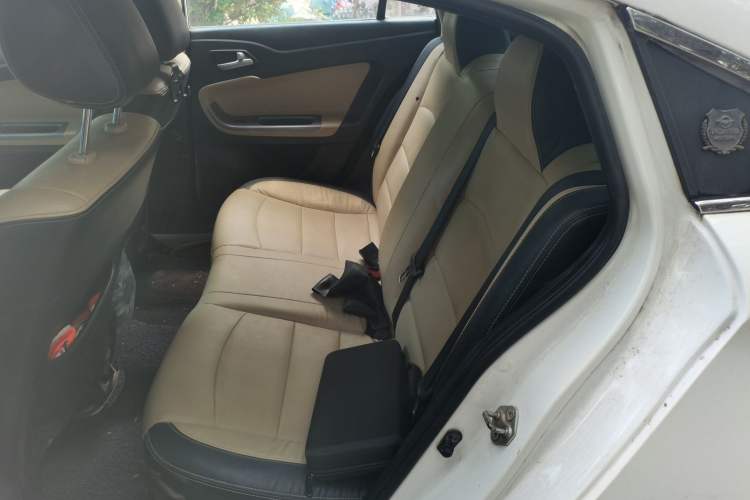 Used Haima Fumei 2016 1.6L Manual Prestige Model Upgrade Left Rear Seat