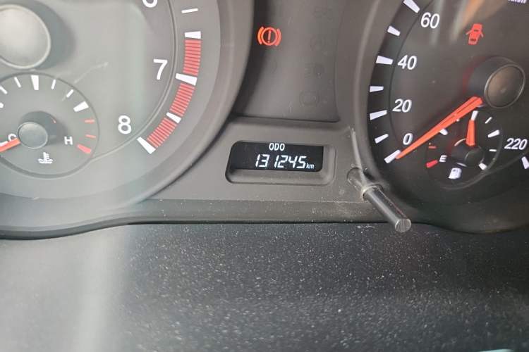 Used Haima Fumei 2016 1.6L Manual Prestige Model Upgrade Odometer Close Up