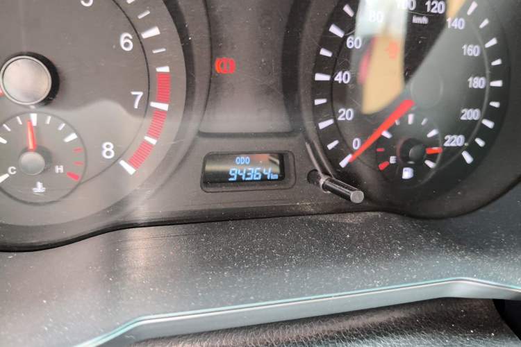 Used Haima Fumei 2016 1.6L Manual Prestige Model Upgrade Odometer Close Up