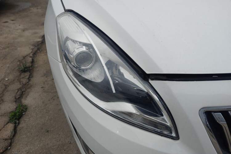 Used Haima Fumei 2016 1.6L Manual Prestige Model Upgrade Right Front Headlight