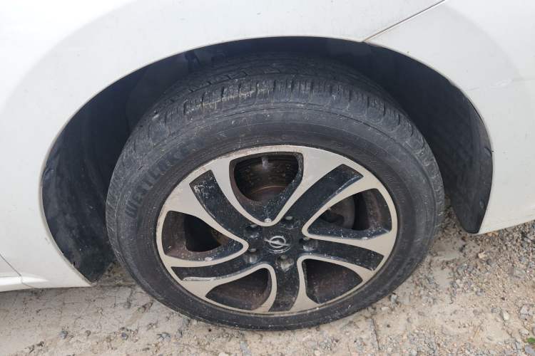 Used Haima Fumei 2016 1.6L Manual Prestige Model Upgrade Right Front Wheel Hub