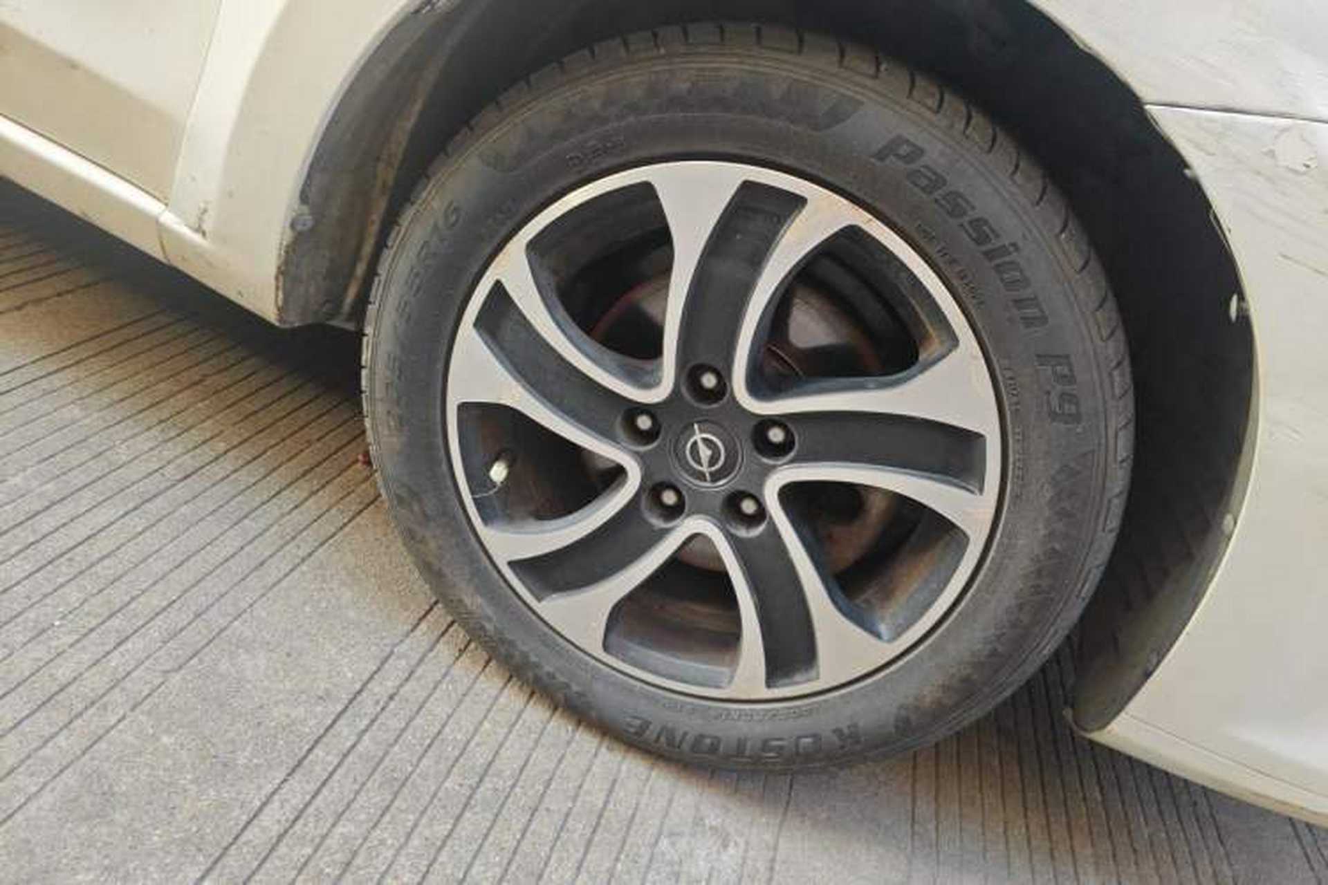 Used Haima Fumei 2016 1.6L Manual Prestige Model Upgrade Right Front Wheel Hub