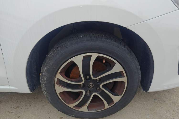 Used Haima Fumei 2016 1.6L Manual Prestige Model Upgrade Right Front Wheel Hub