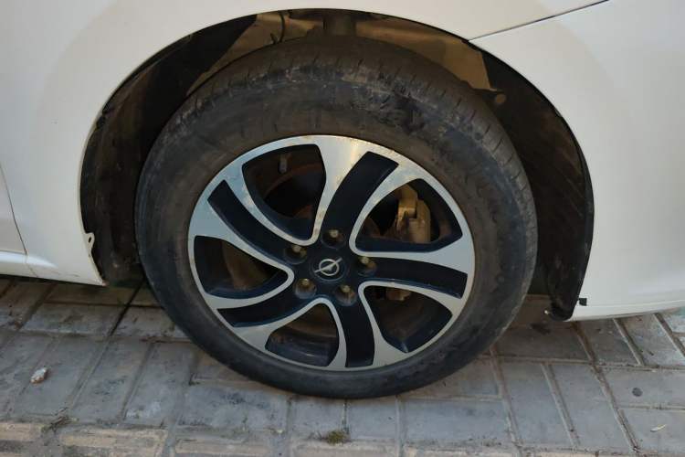 Used Haima Fumei 2016 1.6L Manual YueShang Model Upgrade Edition Right Front Wheel Hub
