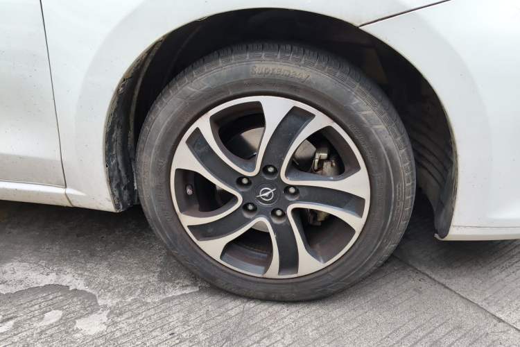 Used Haima Fumei 2016 1.6L Manual Prestige Model Upgrade Right Front Wheel Hub