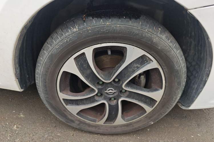 Used Haima Fumei 2016 1.6L Manual Prestige Model Upgrade Right Front Wheel Hub