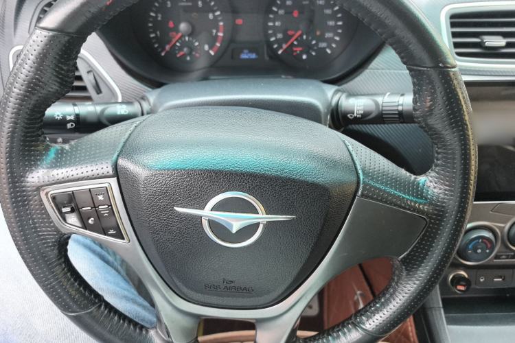 Used Haima Fumei 2016 1.6L Manual Prestige Model Upgrade Steering Wheel