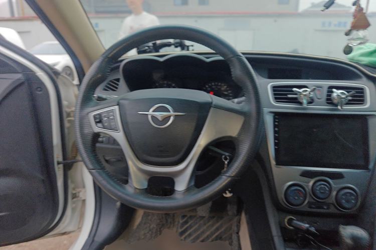 Used Haima Fumei 2016 1.6L Manual Prestige Model Upgrade Steering Wheel