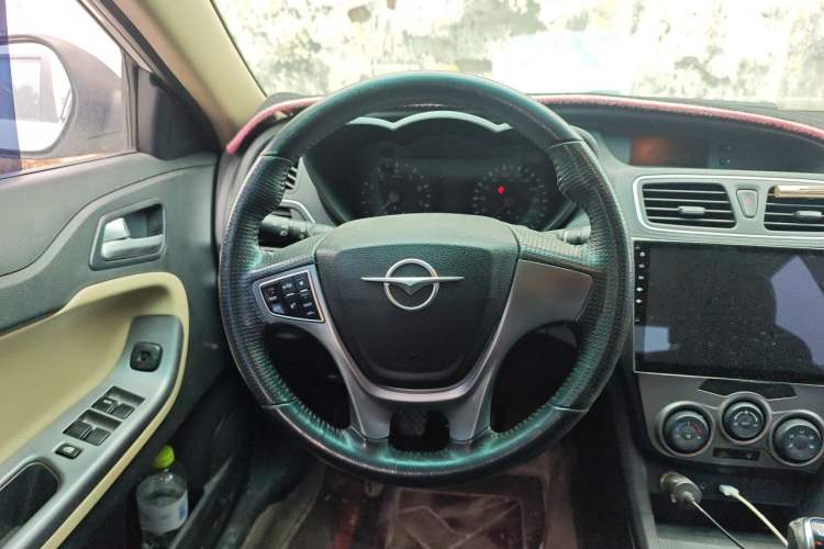 Used Haima Fumei 2016 1.6L Manual Prestige Model Upgrade Steering Wheel