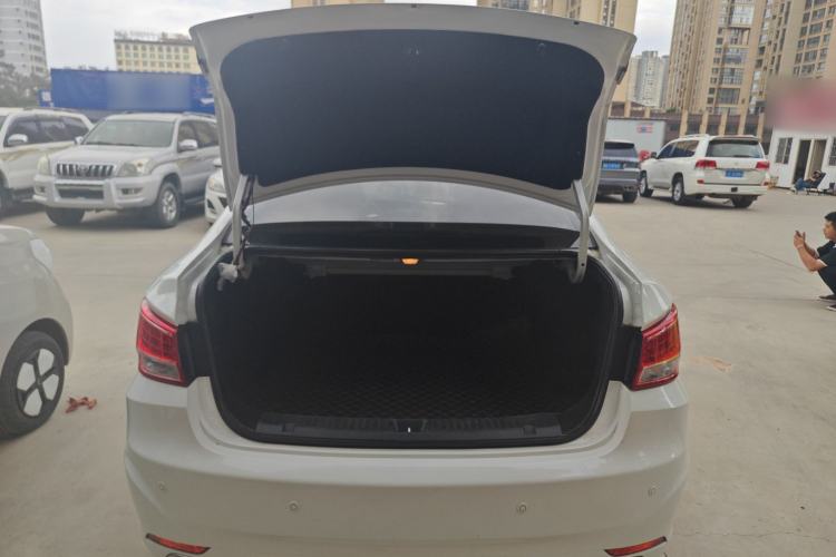Used Haima Fumei 2016 1.6L Manual YueShang Model Upgrade Edition Trunk