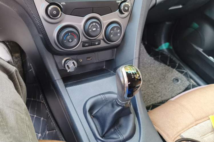 Used Haima Fumei 2016 1.6L Manual Prestige Model Upgrade Gear Lever