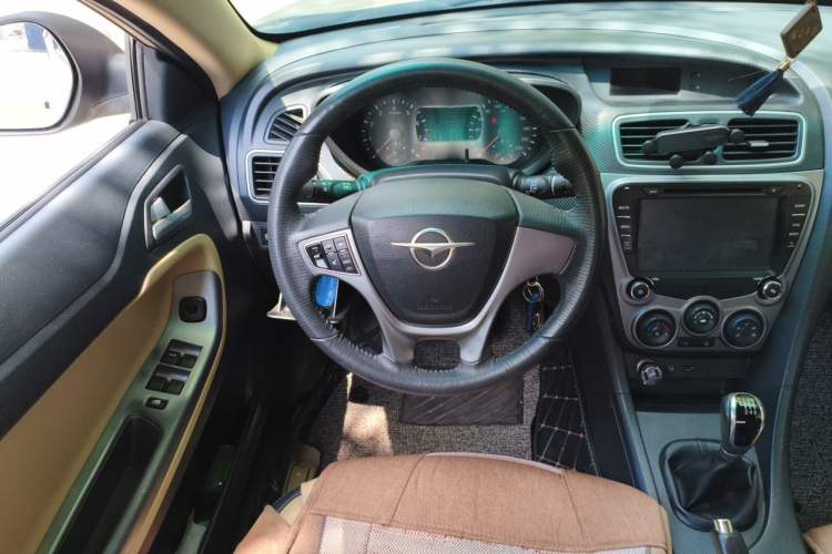 Used Haima Fumei 2016 1.6L Manual Prestige Model Upgrade Steering Wheel