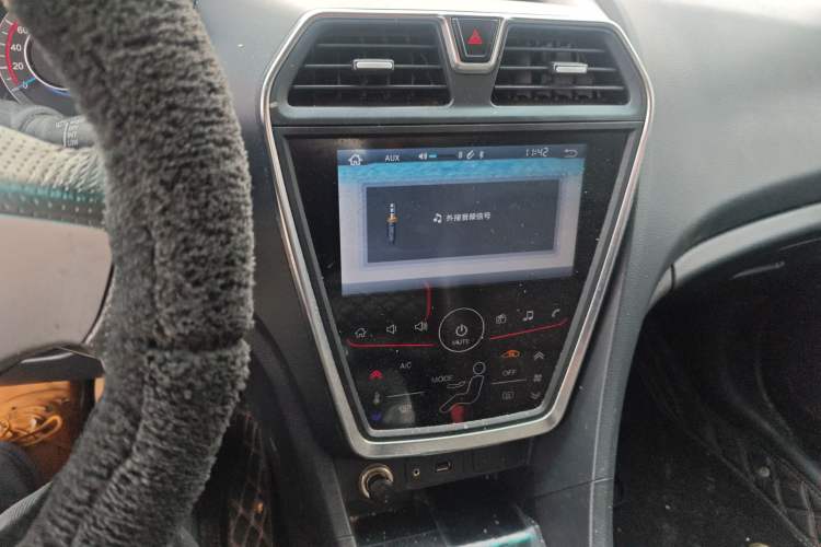 Used Haima Fumei 2017 1.6L Manual Luxury Model Audio And AC Panel