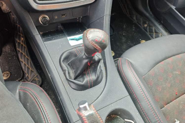 Used Haima Fumei 2017 1.6L Manual Luxury Model Gear Lever