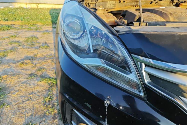 Used Haima Fumei 2017 1.6L Manual Comfort Model Right Front Headlight