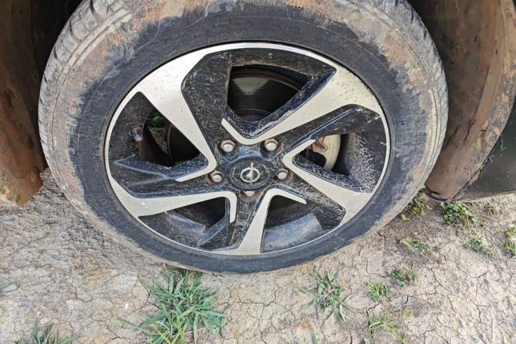Used Haima Fumei 2017 1.6L Manual Comfort Model Right Front Wheel Hub