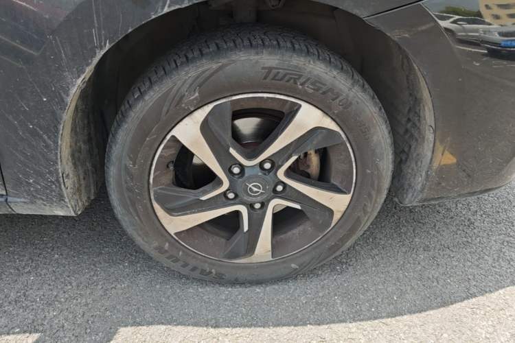 Used Haima Fumei 2017 1.6L Manual Comfort Model Right Front Wheel Hub