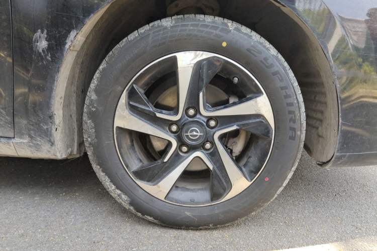 Used Haima Fumei 2017 1.6L Manual Luxury Model Right Front Wheel Hub