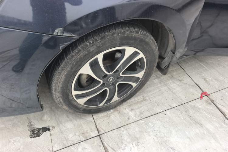 Used Haima Fumei 2017 1.6L Manual Comfort Model Left Front Wheel Hub