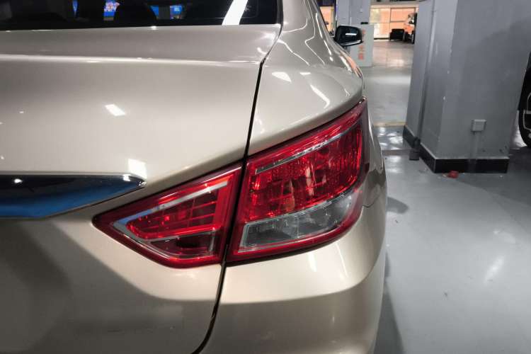 Used Haima Fumei 2017 1.6L Manual Luxury Model Exterior 6
