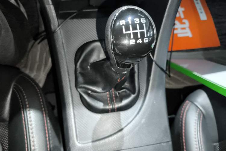 Used Haima Fumei 2017 1.6L Manual Luxury Model Gear Lever