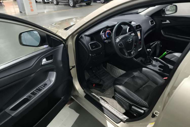 Used Haima Fumei 2017 1.6L Manual Luxury Model Interior 3