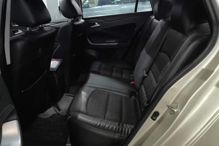 Used Haima Fumei 2017 1.6L Manual Luxury Model Interior 4
