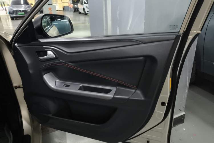 Used Haima Fumei 2017 1.6L Manual Luxury Model Interior 5