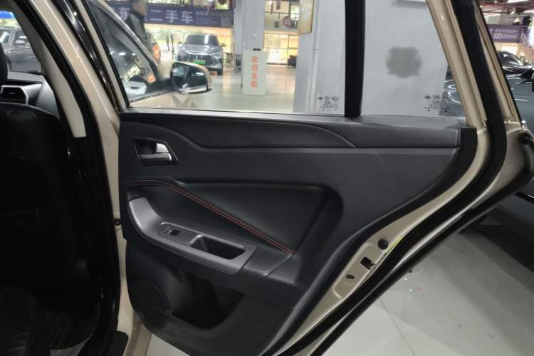 Used Haima Fumei 2017 1.6L Manual Luxury Model Interior 6