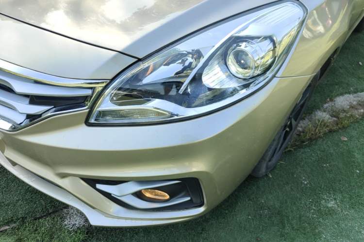 Used Haima Fumei 2017 1.6L Automatic Luxury Model Left Front Headlight