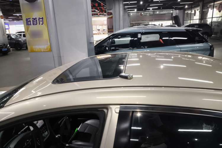 Used Haima Fumei 2017 1.6L Manual Luxury Model Roof