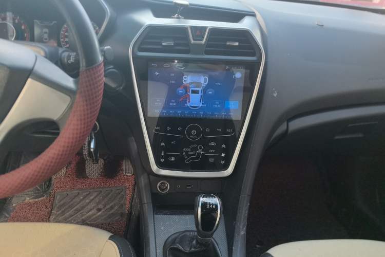 Used Haima Fumei 2017 1.6L Manual Comfort Model Audio And AC Panel