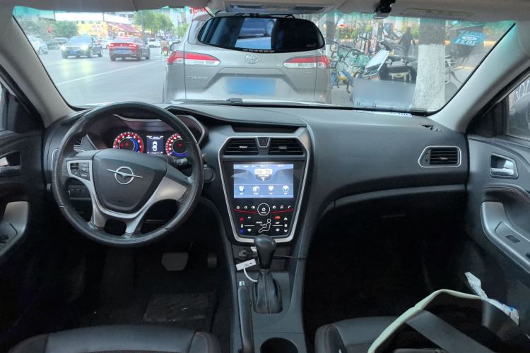 Used Haima Fumei 2017 1.6L Automatic Luxury Model Center Console