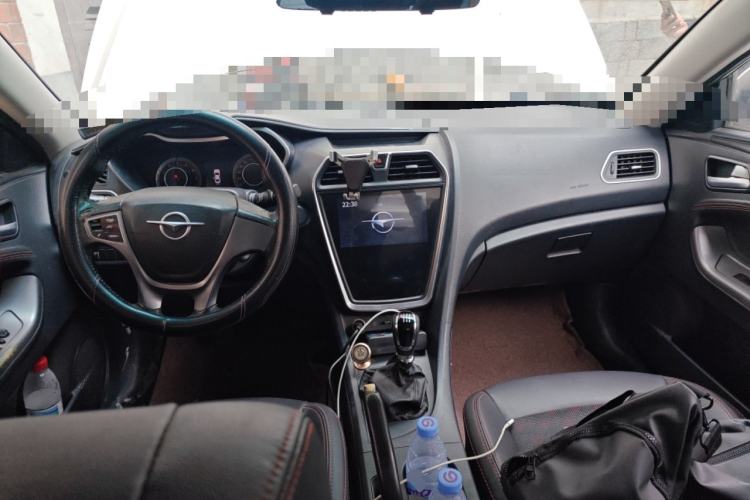 Used Haima Fumei 2017 1.6L Manual Luxury Model Center Console