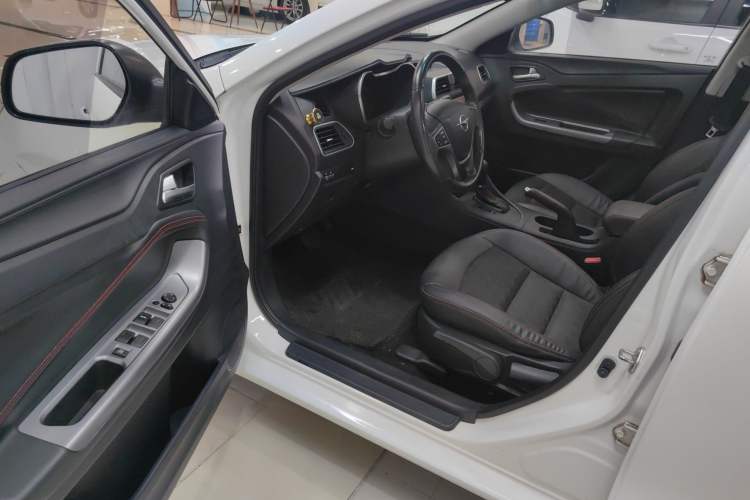 Used Haima Fumei 2017 1.6L Automatic Luxury Model Driver Seat