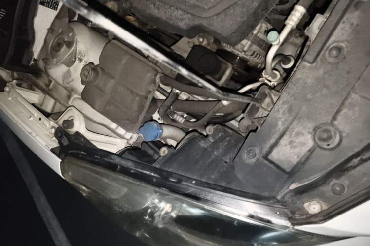 Used Haima Fumei 2017 1.6L Automatic Luxury Model Engine Bay Right