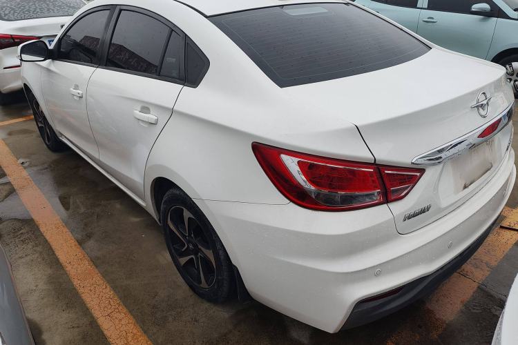 Used Haima Fumei 2017 1.6L Manual Luxury Model Exterior 2