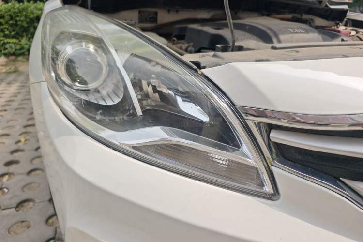 Used Haima Fumei 2017 1.6L Manual Luxury Model Exterior 6
