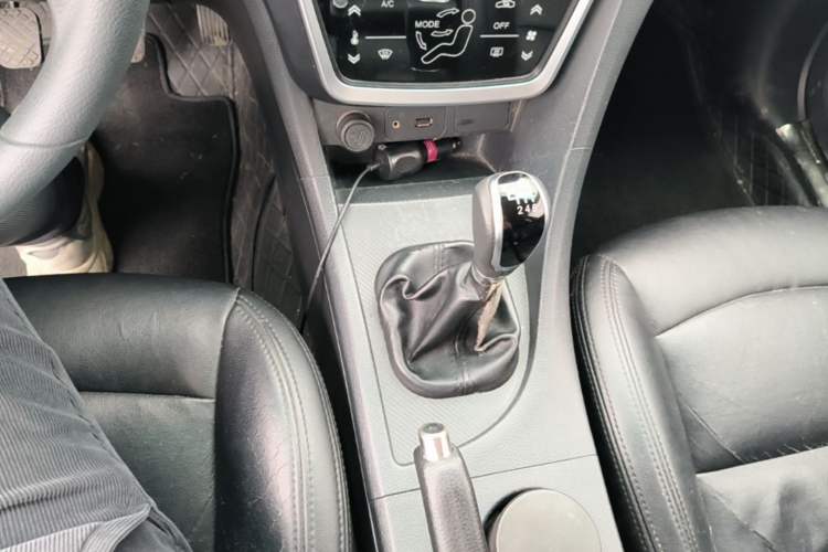 Used Haima Fumei 2017 1.6L Manual Comfort Model Gear Lever