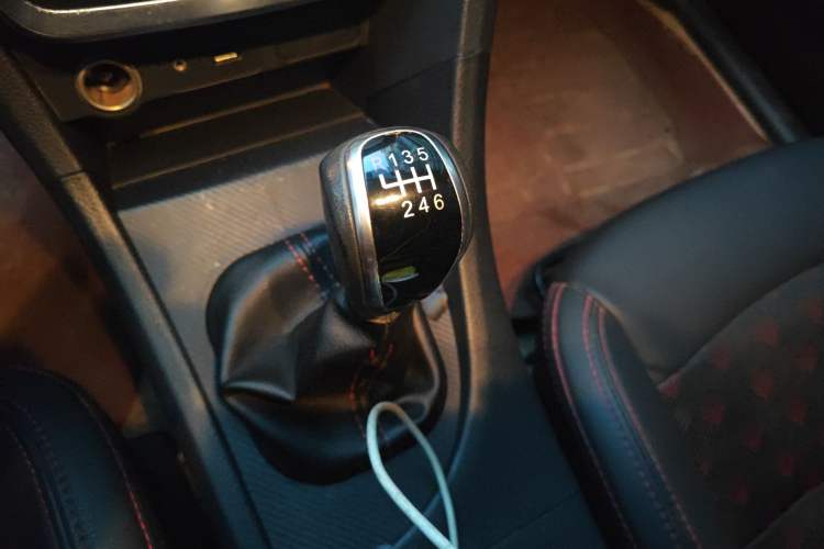 Used Haima Fumei 2017 1.6L Manual Luxury Model Gear Lever