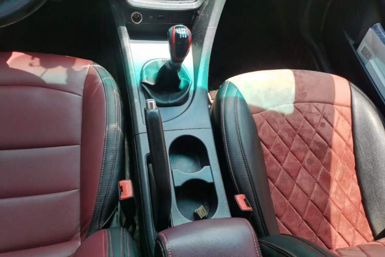 Used Haima Fumei 2017 1.6L Manual Comfort Model Gear Lever
