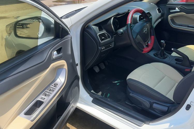 Used Haima Fumei 2017 1.6L Manual Comfort Model Interior 2